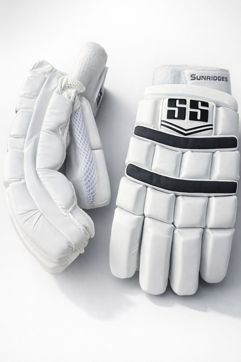 SS Sunridges Traditional Block Batting Gloves - Image 2