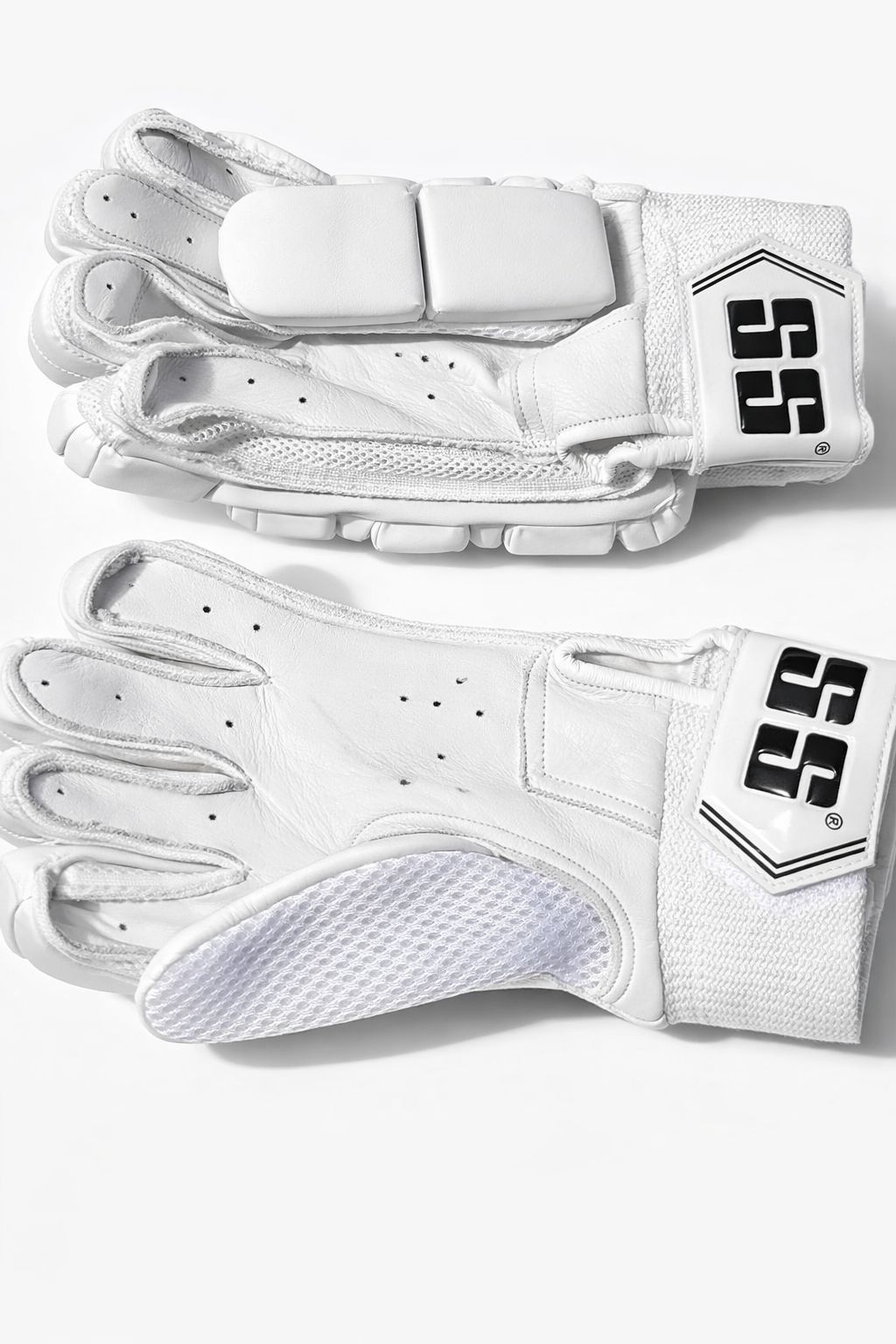 SS Sunridges Traditional Block Batting Gloves - Image 3
